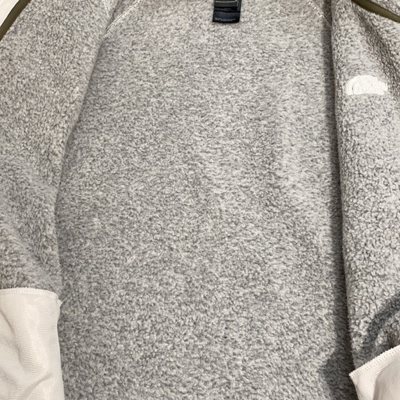 The North Face women’s crescent gray zip up - Picture 4 of 9